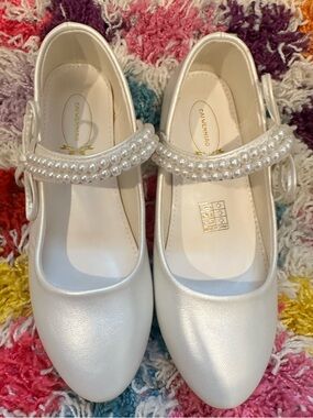 NWT Little Girls White Pearl Shoes | Communion or Wedding